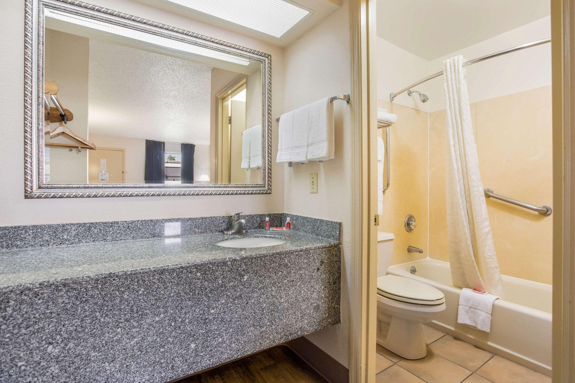 Econo Lodge Lebanon Esterno foto